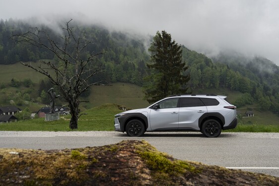 bZ4X Touring 2025