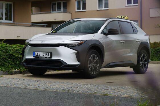 Liftago - bZ4X - local photo