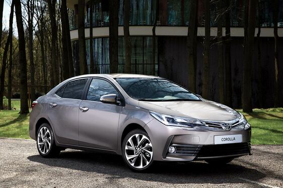 SOSEM VOLT MÉG ILYEN JÓ VÉTEL A VILÁG LEGNÉPSZERŰBB AUTÓJA: ITT A TOYOTA COROLLA CLASSIC