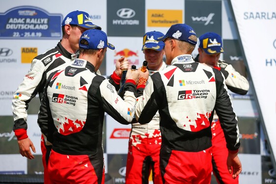 A TOYOTA YARIS WRC KISAJÁTÍTOTTA A DOBOGÓT NÉMETORSZÁGBAN