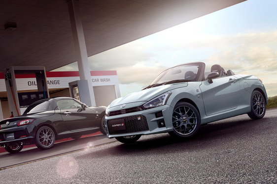 IZGALMAS SPORTKABRIÓT MUTAT BE A TOYOTA JAPÁNBAN