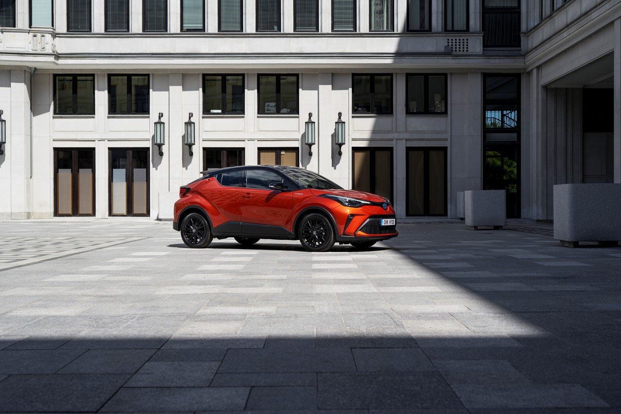 IGAZI ÉLMÉNY VEZETNI AZ ÚJ TOYOTA C-HR-T