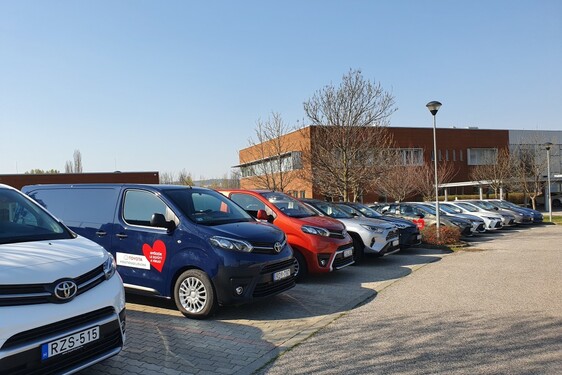 NEM CSAK A KORONAVÍRUS ELLENI VÉDEKEZÉSBEN, AZ AZT KÖVETŐ HELYREÁLLÍTÁSBAN IS AKTÍV SZEREPET IGYEKSZIK VÁLLALNI A TOYOTA