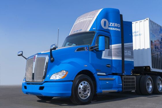 Hamarosan sorozatgyártásra érett lehet a Toyota továbbfejlesztett hidrogén üzemanyagcellás kamionja