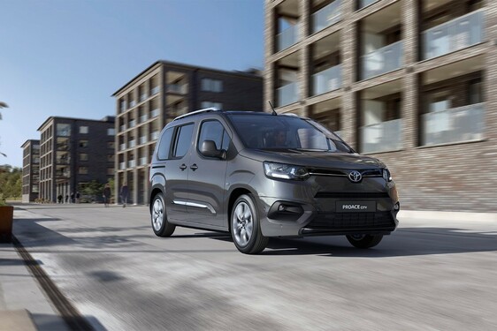 Toronymagasan vezeti a magyarországi újautóértékesítéseket a Toyota 