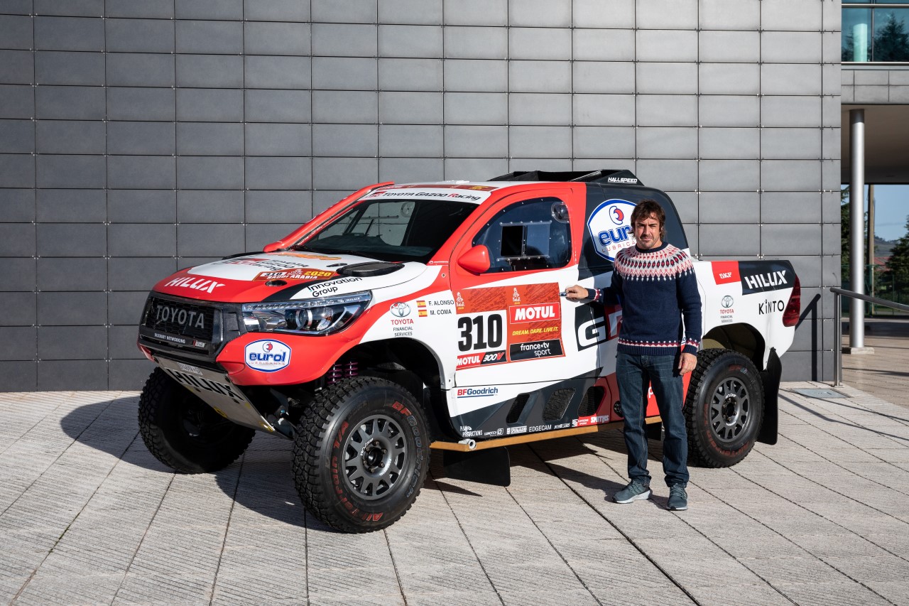 Múzeumi darab lett Fernando Alonso dakaros Toyota Hiluxa