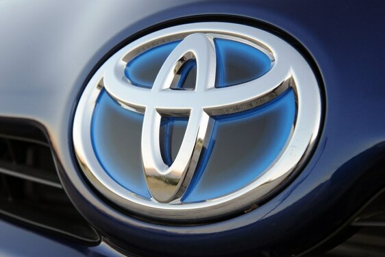 ÁTTÖRÉST ÉRHET EL A TOYOTA AZ ELEKTROMOS AUTÓK AKKUMULÁTORÁNAK HATÓTÁVJA TERÜLETÉN