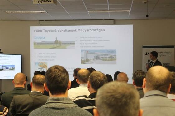 ÜGYFELEI ÉRDEKÉBEN FELLÉP A SZOFTVEREK ÉS ALKATRÉSZEK HAMÍSÍTÁSA ELLEN A TOYOTA