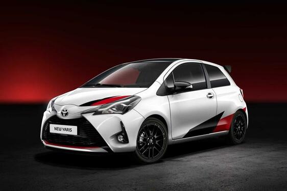 IZGALMAS ÚJDONSÁGOKKAL ÉRKEZIK GENFBE A TOYOTA