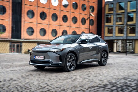 Egészpályás letámadás várható a Toyotától akkumulátoros elektromos fronton a következő években