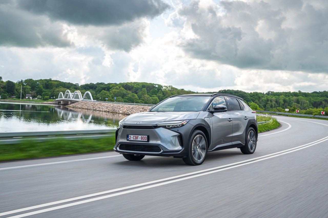 Egészpályás letámadás várható a Toyotától akkumulátoros elektromos fronton a következő években