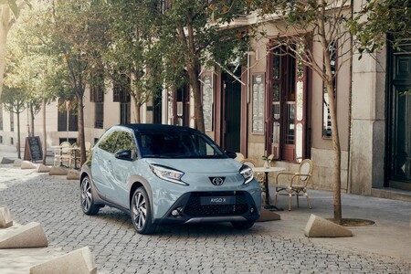 A magán és céges autóvásárlók kedvence egyaránt a Toyota Magyarországon