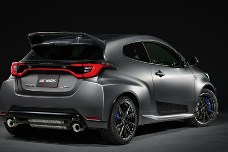 Az új Toyota GR Yaris világbajnok WRC pilótákkal közösen fejlesztett limitált szériákat kap