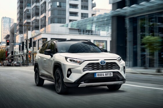 Toyota RAV4: 30 éves lett a világ első SUV-ja, amely mára világ egyik legnépszerűbb autója 