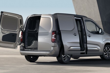 Meggyőző előnnyel áll 5 hónap után az élen a magyarországi újautópiacon a Toyota