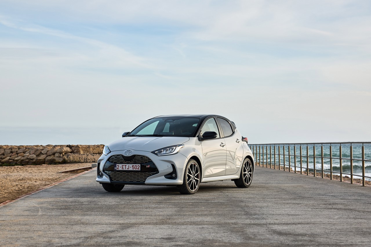 Toyota Yaris Premiere Edition és GR Sport: városi kisautó csúcskivitelben
