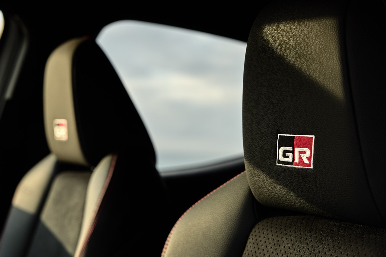 Toyota Yaris Premiere Edition és GR Sport: városi kisautó csúcskivitelben