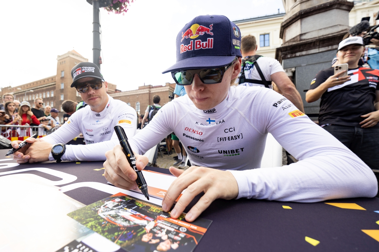 A Toyota múlt hétvégi sorozatban második dupla győzelmével megerősítette pozícióját a Rally Világbajnokságban