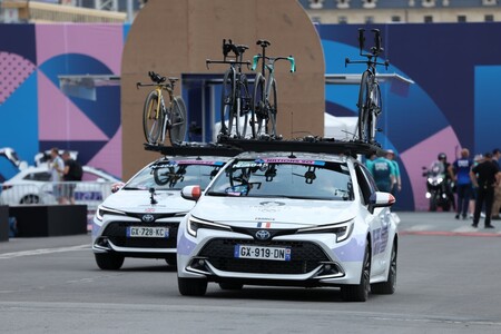 Apró figyelmességgel fokozza a kerékpárosok csapatok biztonságát a Toyota a 2024-es párizsi olimpiai és paralimpiai játékokon