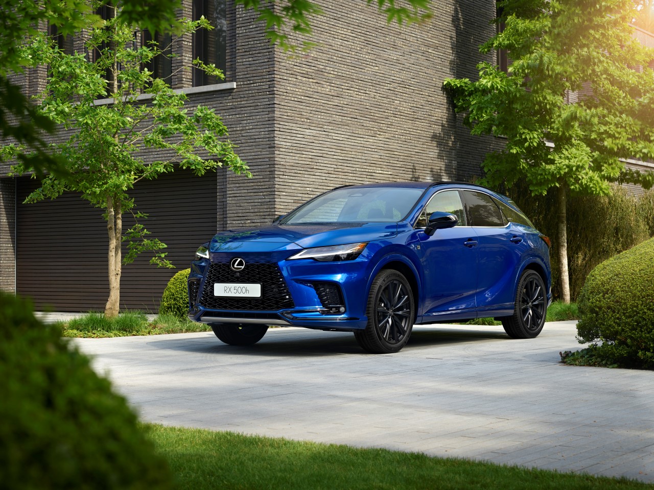 Egy hónappal az év vége előtt meggyőző előnnyel vezeti a magyarországi újautóeladásokat a Toyota 