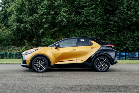 A Toyota C-HR is belépett az egymilliós klubba