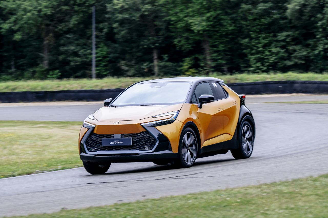 A Toyota C-HR is belépett az egymilliós klubba