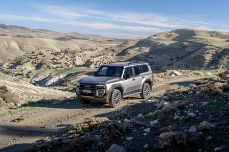 Év végén érkezik a lágy hibrid Toyota Land Cruiser