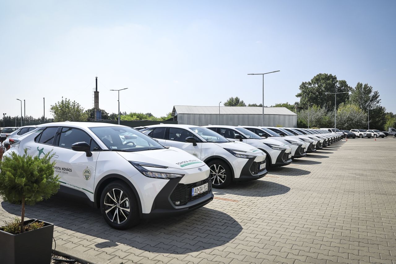 Második évébe lépett az FTC-Rail Cargo Hungaria női kézilabdacsapata és a Toyota Kovács együttműködése 