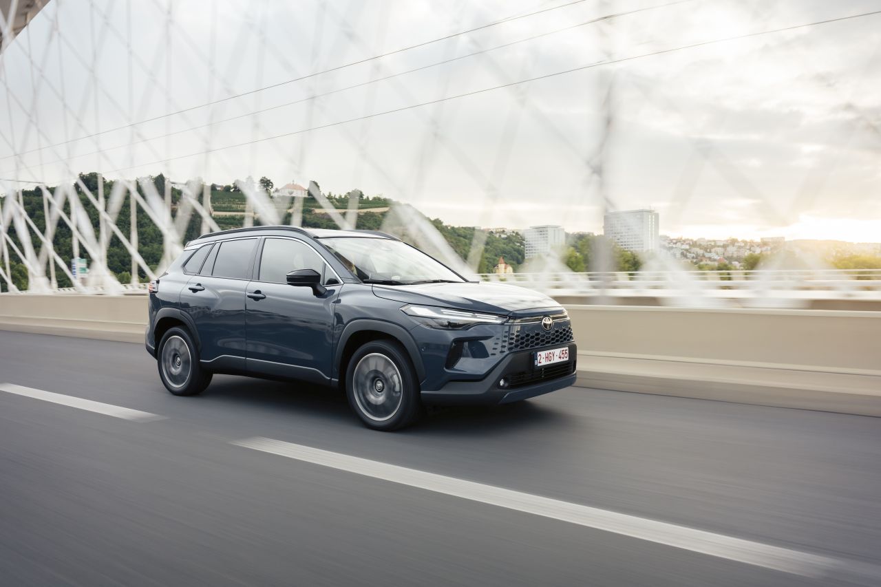 A Toyota továbbra is toronymagasan vezeti a magyarországi kivonásokkal tisztított újautó piac eladásait 