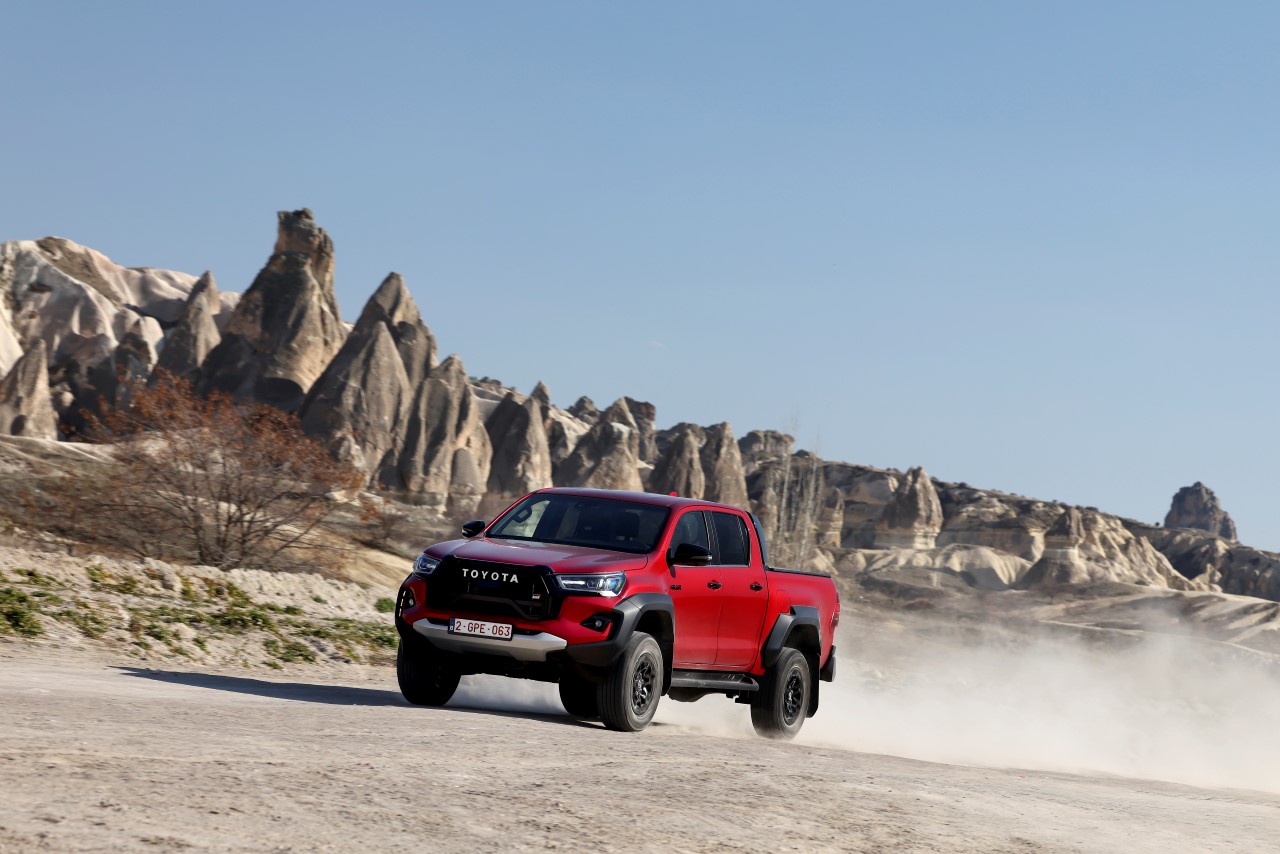 A Toyota továbbra is toronymagasan vezeti a magyarországi kivonásokkal tisztított újautó piac eladásait 