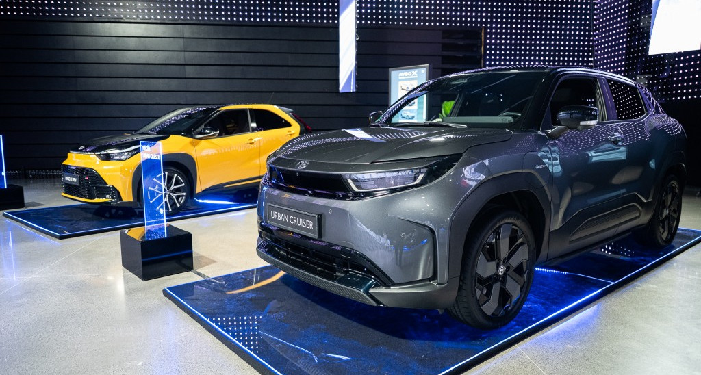 8 új Toyota és 2 új Lexus modellel folytatja magyarországi elektrifikált modellinvázióját a világ elsőszámú autógyártója