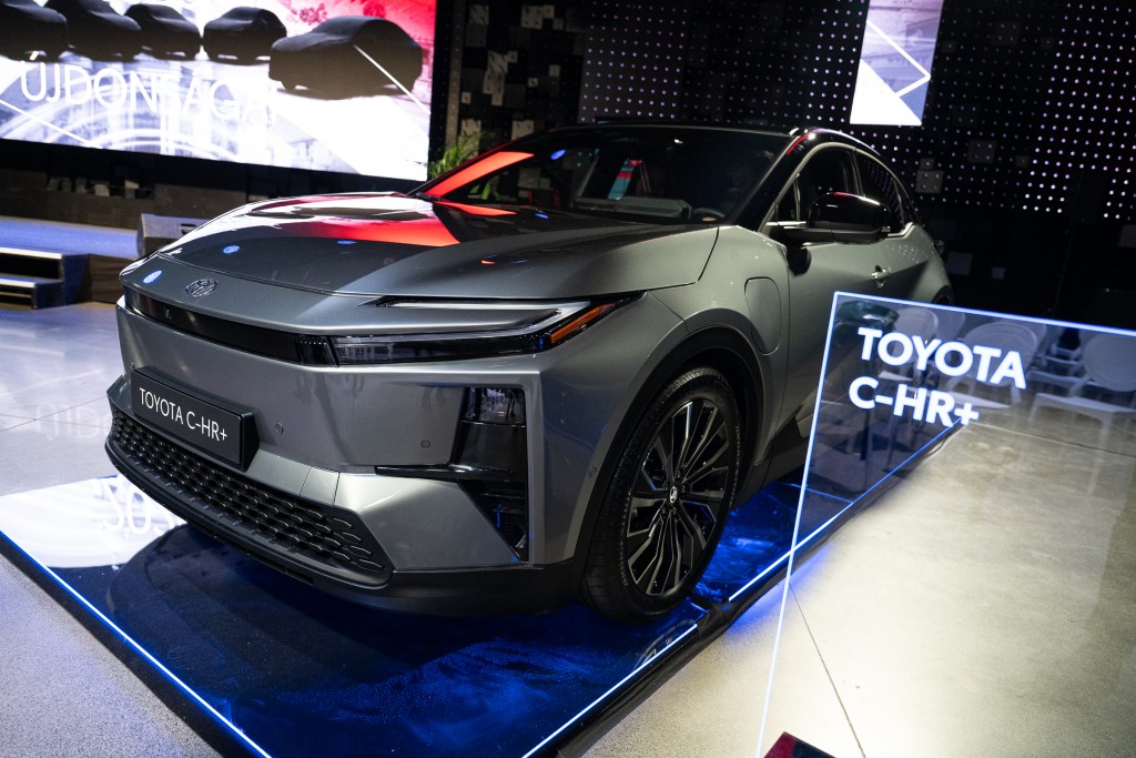 8 új Toyota és 2 új Lexus modellel folytatja magyarországi elektrifikált modellinvázióját a világ elsőszámú autógyártója