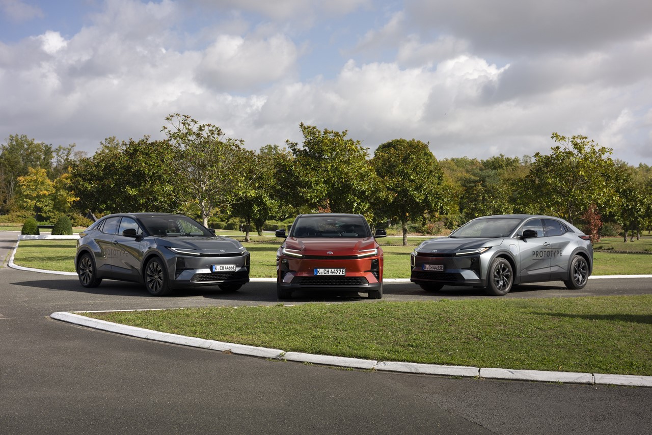 A teljes piacon kiélezett versenyben, a kivonásokkal tisztított piacon toronymagas előnnyel áll az élen Magyarországon a Toyota