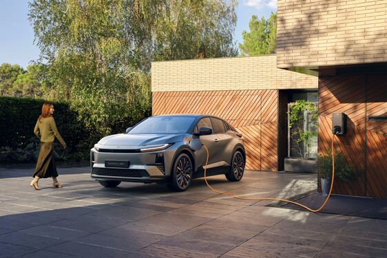 A Toyota stratégiai energetikai partnerségeken keresztül bővíti EV töltési ökoszisztémáját Európában