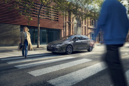 A legmagasabb szintű biztonság az alapfelszereltség részeként - a Toyota Safety Sense a márka teljes modellpalettáján jelen van 