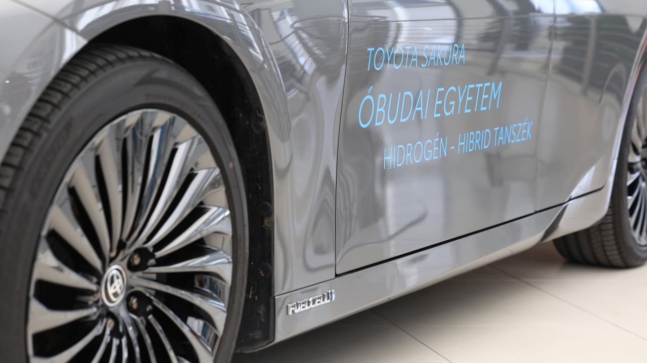 Hidrogén mérföldkő a Toyota Sakuránál