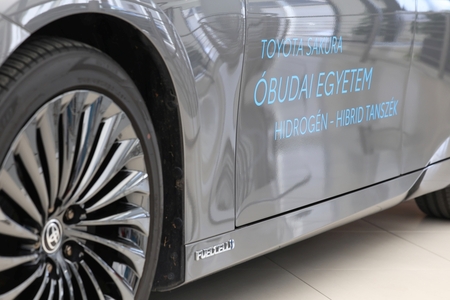 Hidrogén mérföldkő a Toyota Sakuránál