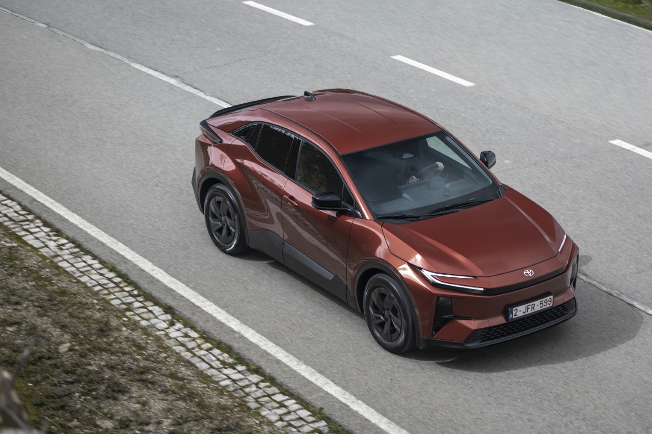 Látvány és tér kompromisszumok nélkül: ez a Toyota C-HR+