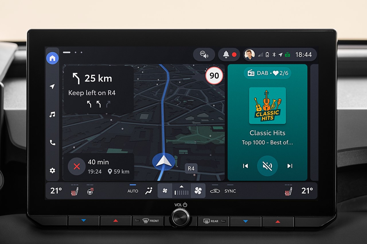 Amikor az autó gondolkodik: az új RAV4 digitális világa