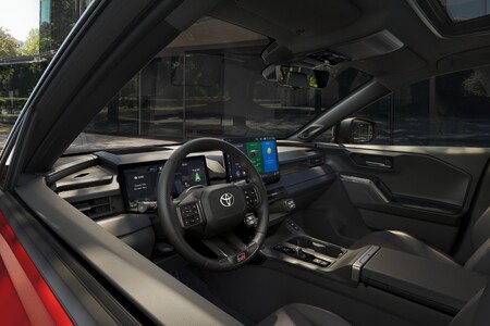 Amikor az autó gondolkodik: az új RAV4 digitális világa