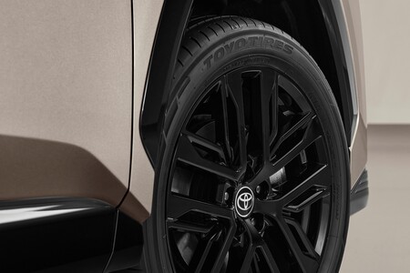 Elektromos hatótáv, hibrid szabadság: a RAV4 új dinamikája