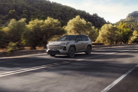 Elektromos hatótáv, hibrid szabadság: a RAV4 új dinamikája