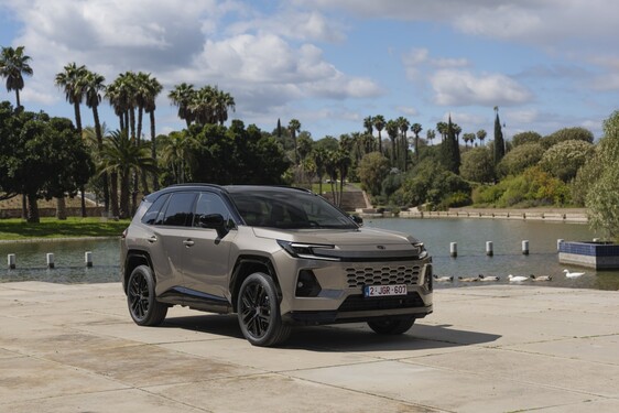 A megújult Toyota RAV4 is az Év magyar autója díjazottjai között!