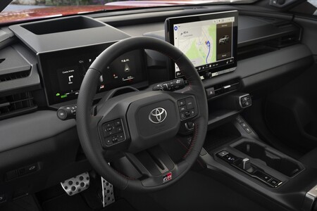 A megújult Toyota RAV4 is az Év magyar autója díjazottjai között!