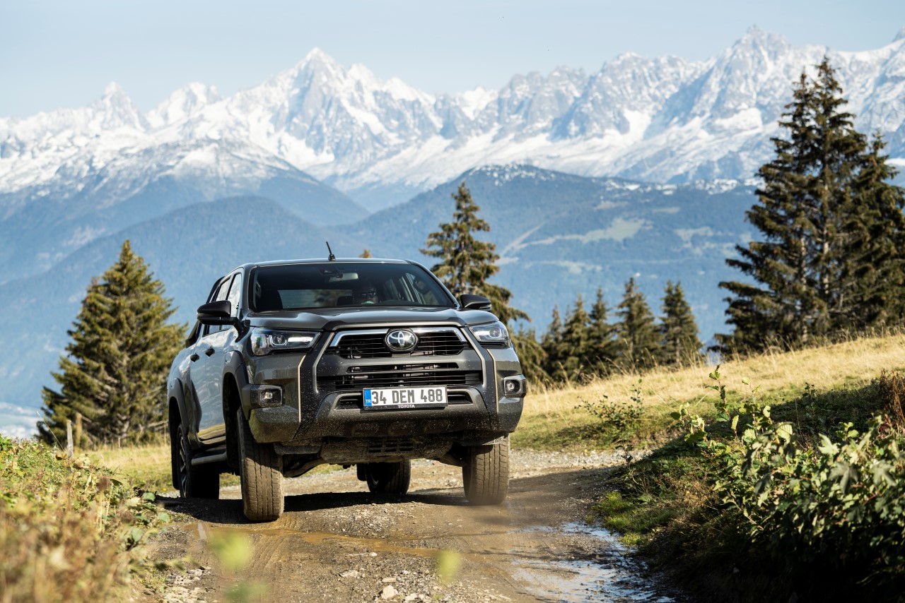 Tovább erősít a piacvezető autómárka: még kedvezőbb Toyota-ajánlatok magán- és flottavásárlóknak egyaránt!