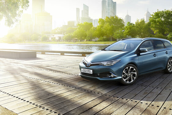 FÉL ÉV ALATT LÁTVÁNYOSAN JAVÍTOTTA PIACI POZÍCIÓJÁT A TOYOTA MAGYARORSZÁGON