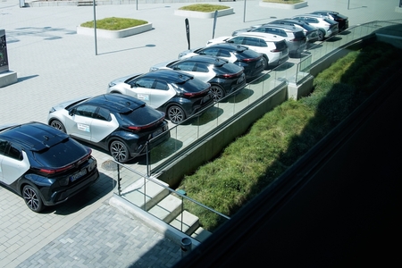 MOL Tatabánya KC és Toyota CARNET M5: a piacvezető autómárkával erősít a bajnoki bronzérmes és EHF Európa Kupa-ezüstérmes kézilabdacsapat