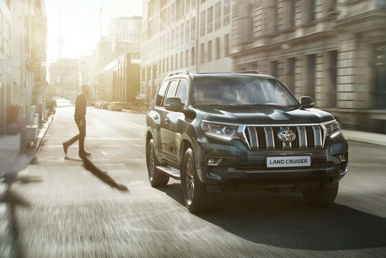 MEGÁLLÍTHATATLAN A SUVOK SZÁRNYALÁSA VILÁGSZERTE ÉS IDEHAZA – TAROL A TOYOTA ÉS A LEXUS 