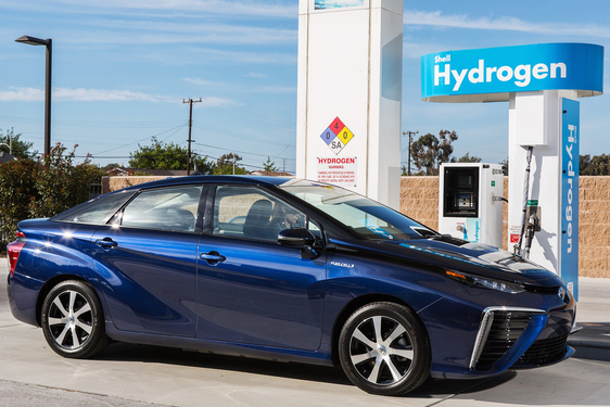  A TOYOTA KÖRNYEZETBARÁT HIBRID ELEKTROMOS TECHNOLÓGIÁJA INSPIRÁLJA A JÖVŐ LUXUS ÓCEÁJÁRÓINAK ÉPÍTŐIT