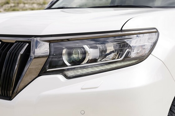 Land Cruiser Black Pack